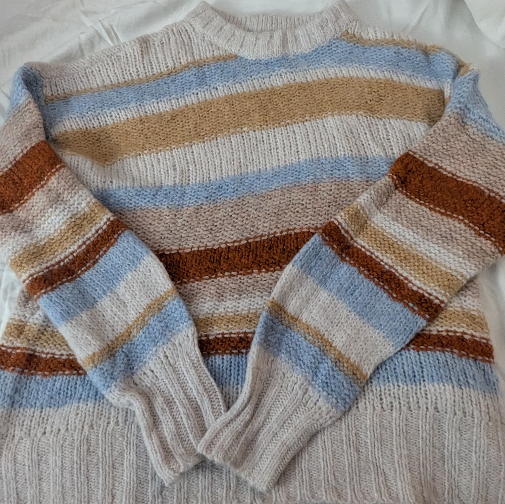 American Eagle Knit Sweater 💙🤎🤍🧡